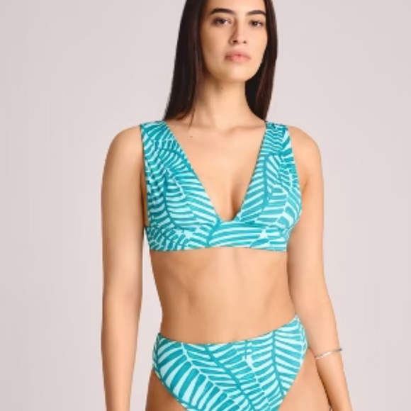 Vitamin A Women's Long Line Turquoise Bikini Top - M - Picture 1 of 5